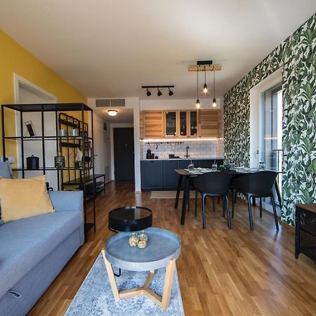 Jungle Mesh Lux Apartment Bled Extérieur photo